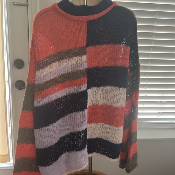 NWT Free People pullover - Picture 3 of 3